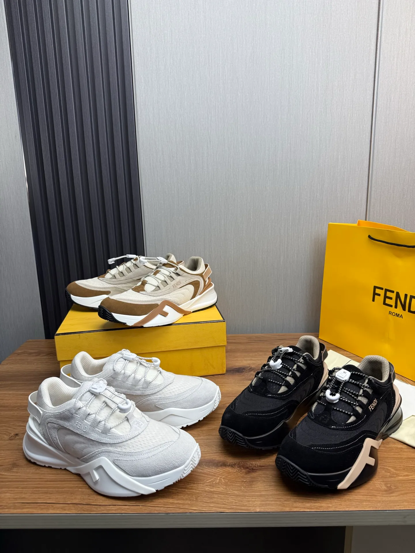 Men's men's shoes 💰560💰 Fendi [Fendi] hot style is on the market 🔥Fashionable casual men's shoes 🔱 Made of original brand fly knit fabric. Original cowhide + breathable mesh lining + sheepskin feet. Perfect shape and top quality, you deserve it 🔜Original rubber outsole, ultra-light, non-slip and wear-resistant 👣 Standard size 38-44
